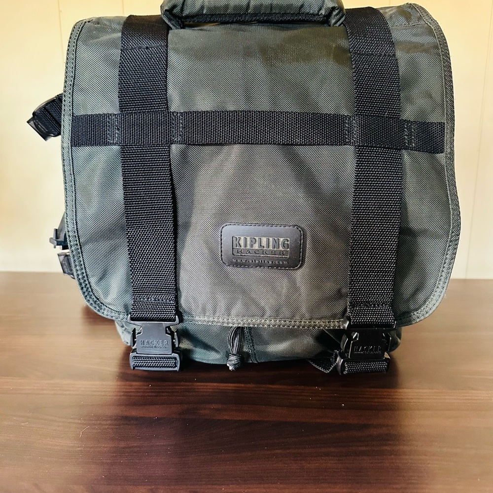 Kipling Messenger/Laptop Bag - Excellent Condition.